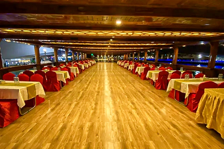 vip dhow cruise lower deck